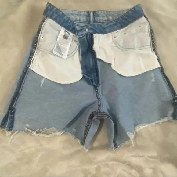 Guess denim distressed short in light blue washed casual Size 26 - Picture 11 of 13